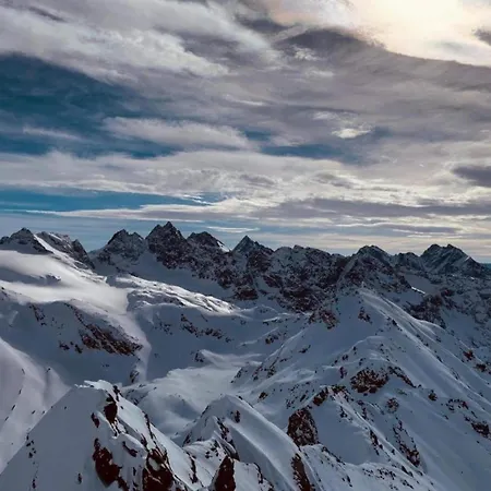 Luxury Near Lift Chalet