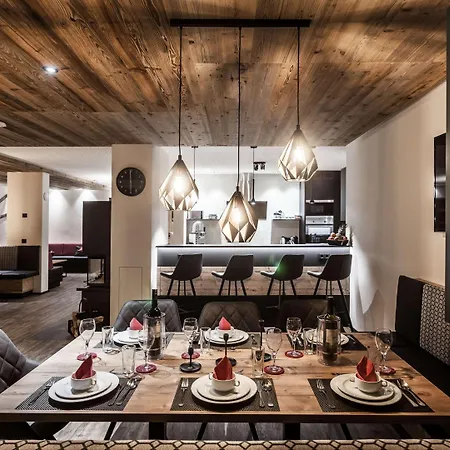 Luxury Near Lift Chalet *