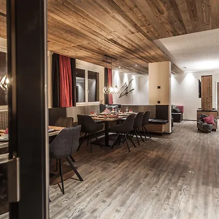 Luxury Near Lift Chalet